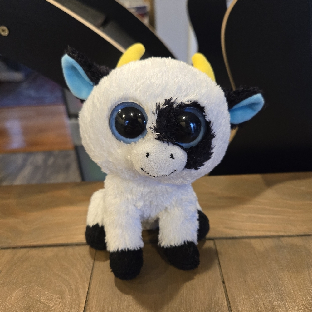 Adorable Plush Beanie Boo Cow Stuffed Animal